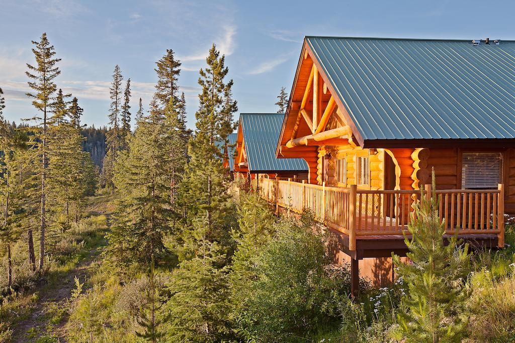 Lac Le Jeune Wilderness Resort Kamloops Esterno foto
